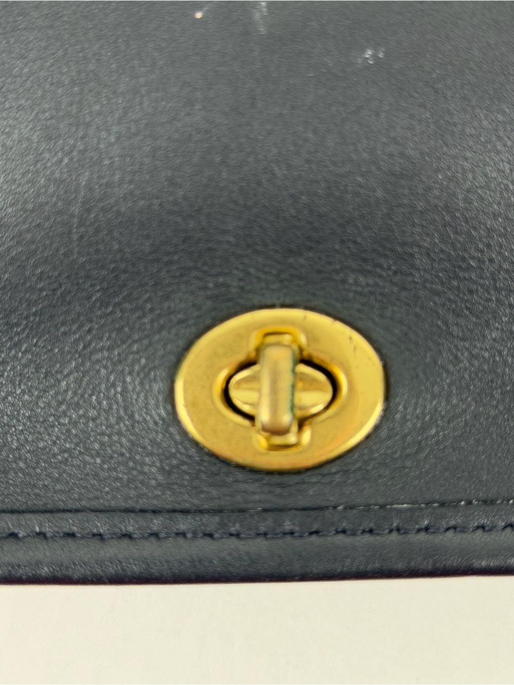 Vintage COACH Black Leather Pocket Purse with Gold Hardware - Picture 9 of 15